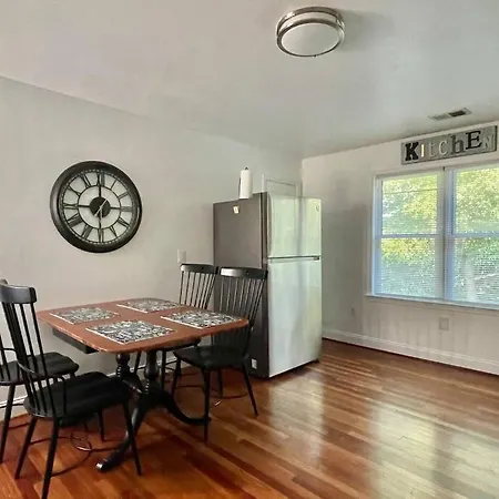 Brand New, Cozy, Modern, One-Bedroom Apartment Falls Church Extérieur photo
