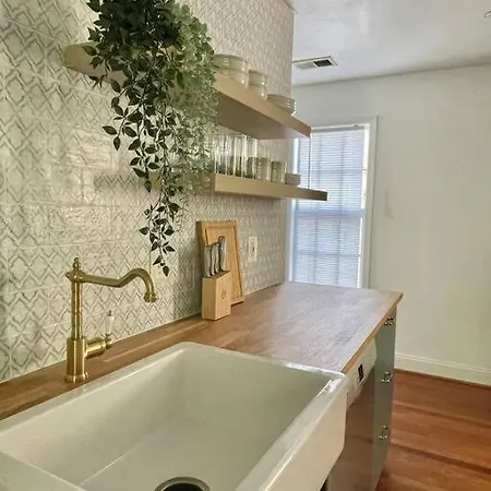 Brand New, Cozy, Modern, One-Bedroom Apartment Falls Church Extérieur photo