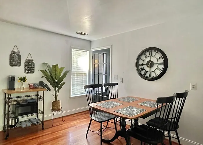 Brand New, Cozy, Modern, One-Bedroom Apartment