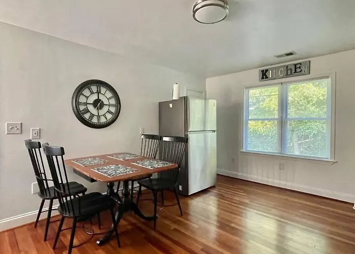 Brand New, Cozy, Modern, One-Bedroom Apartment
