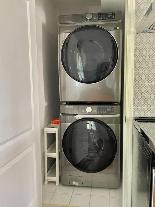Brand New, Cozy, Modern, One-bedroom Appartement Falls Church