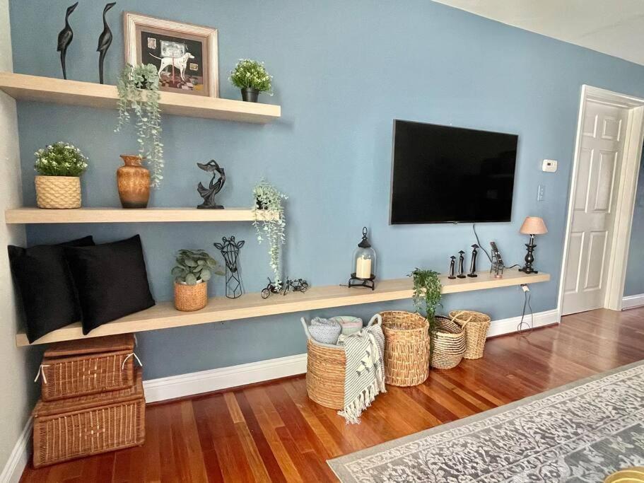 Brand New, Cozy, Modern, One-bedroom *