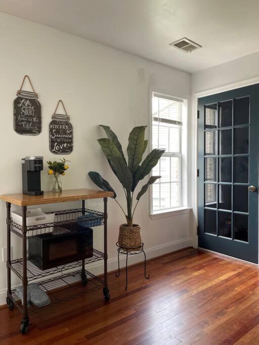 Brand New, Cozy, Modern, One-bedroom Appartement Falls Church