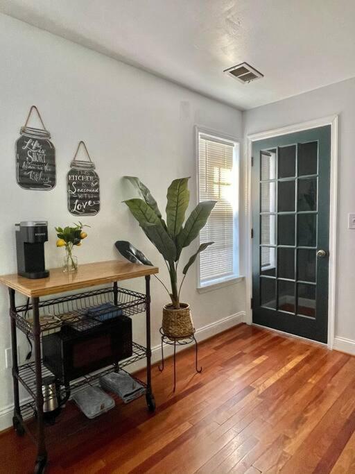 Brand New, Cozy, Modern, One-bedroom Falls Church