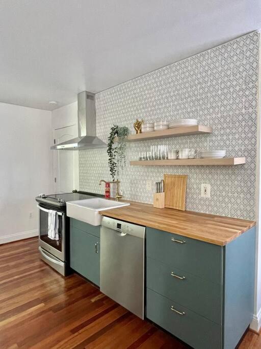Brand New, Cozy, Modern, One-bedroom Appartement